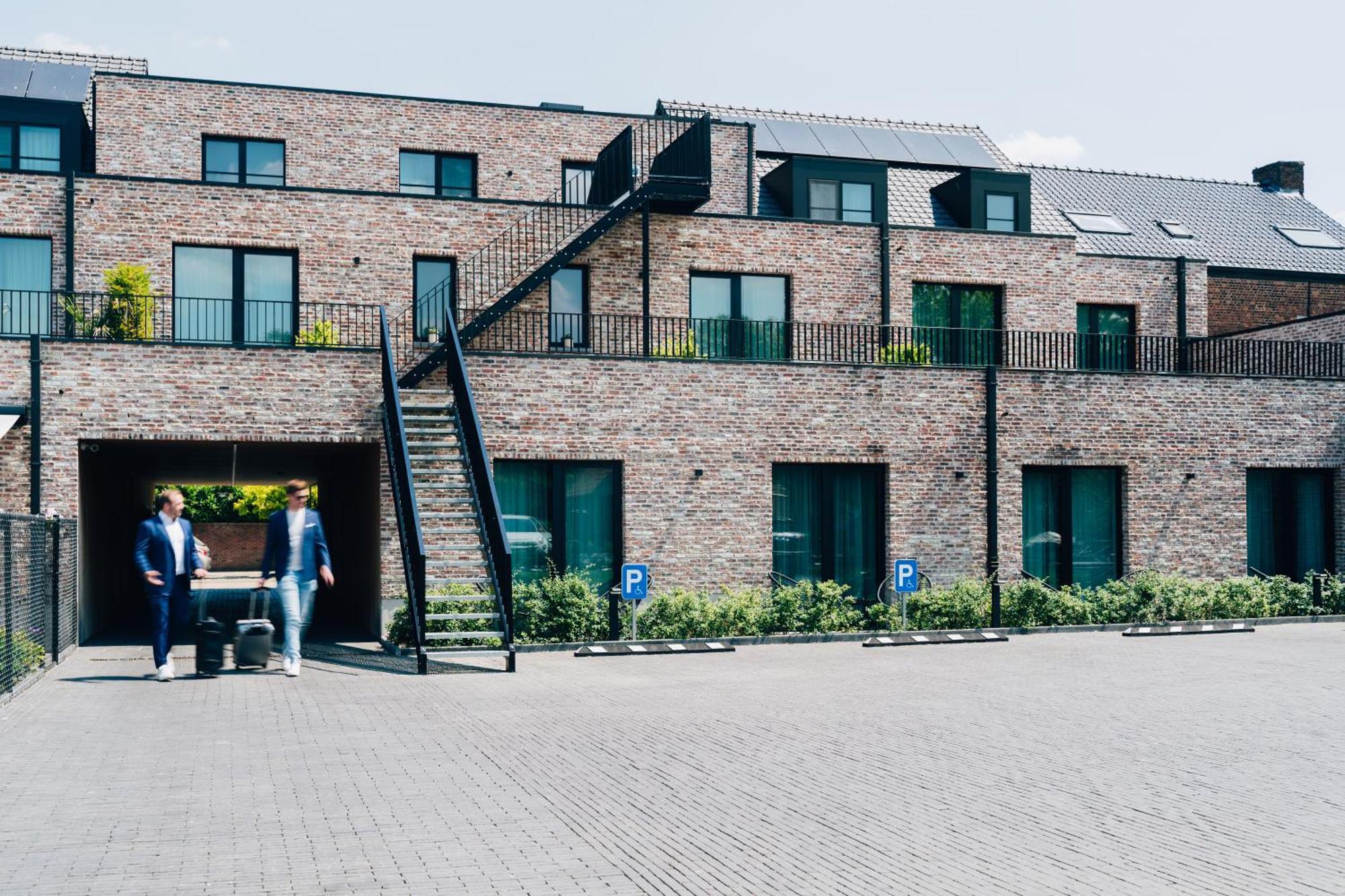Factory Hotel Beveren  Exteriör bild